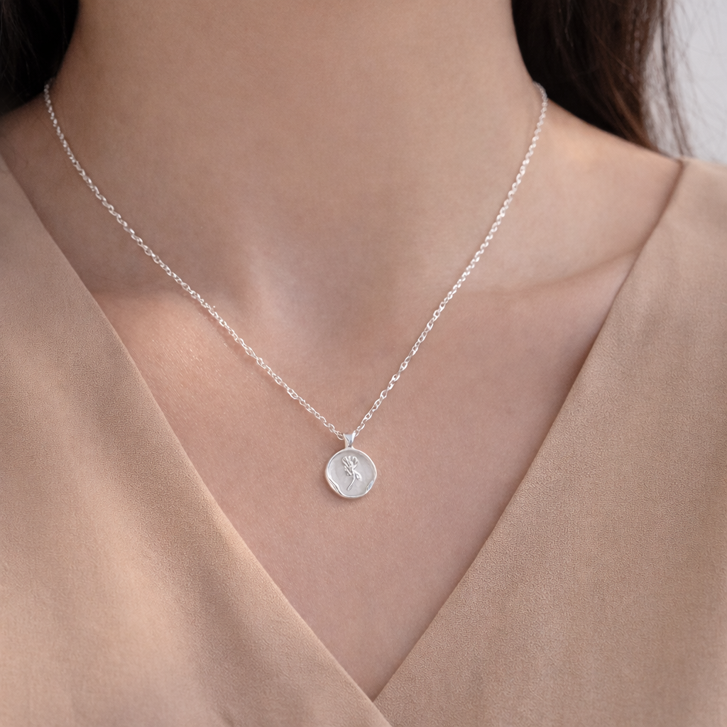 How to Choose Minimalist Jewelry for Everyday Wear
